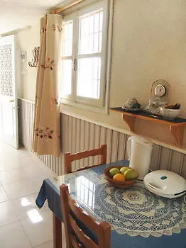 Alkyonis Apartment *